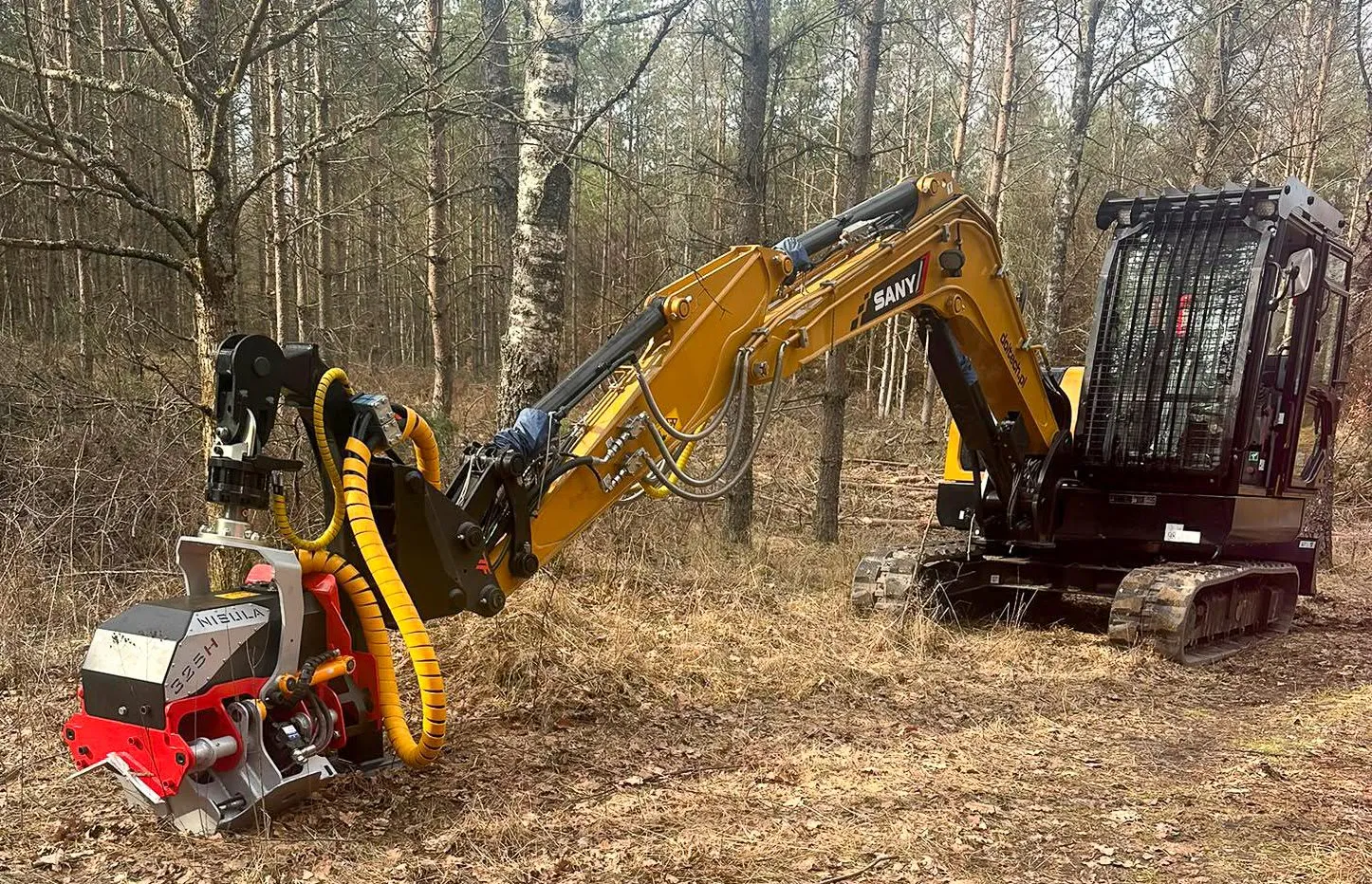 Adaptacja koparki SANY SY80U do pracy leśnej – Kompania Leśna