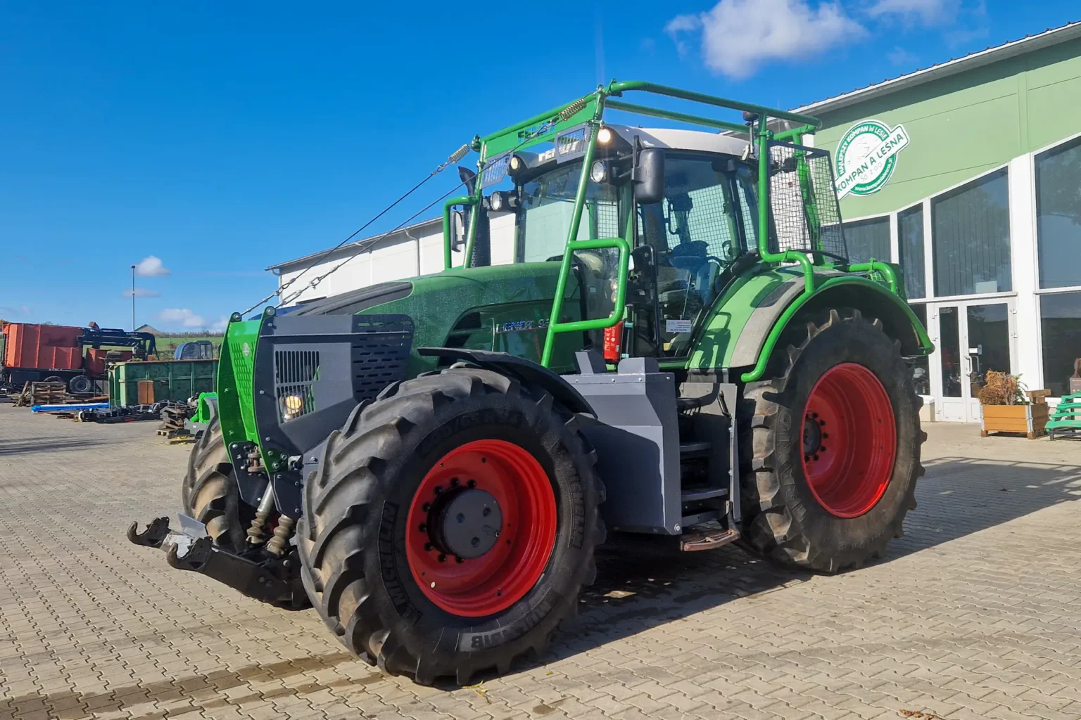 Zabudowa leśna ciągnika Fendt 939 Vario – Kompania Leśna